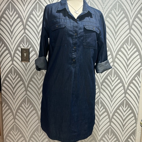 Old Navy Dresses & Skirts - NWOT Old Navy denim long sleeve shirt dress